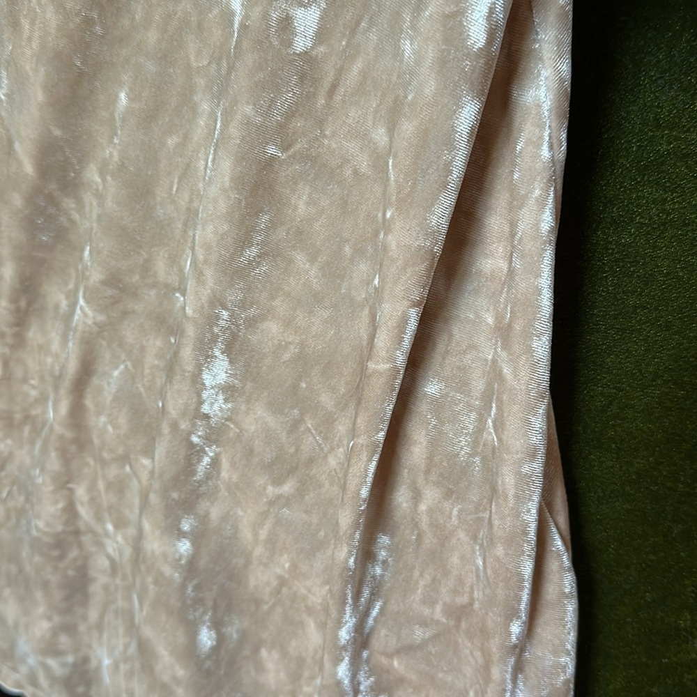 Love, Fire Champagne Gold Velvet Dress with Cutout NWT - Picture 4 of 6